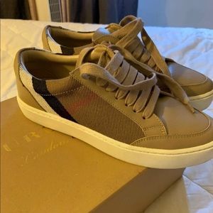 SOLD** AUTHENTIC BURBERRY SNEAKERS